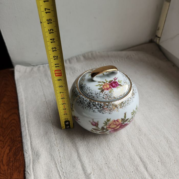 Cukiernica Wałbrzych Kula Różyczki złocone Porcelana PRL