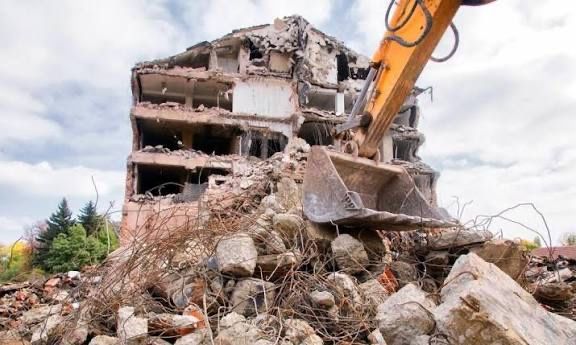 Wyburzenia rozbiórki budynków