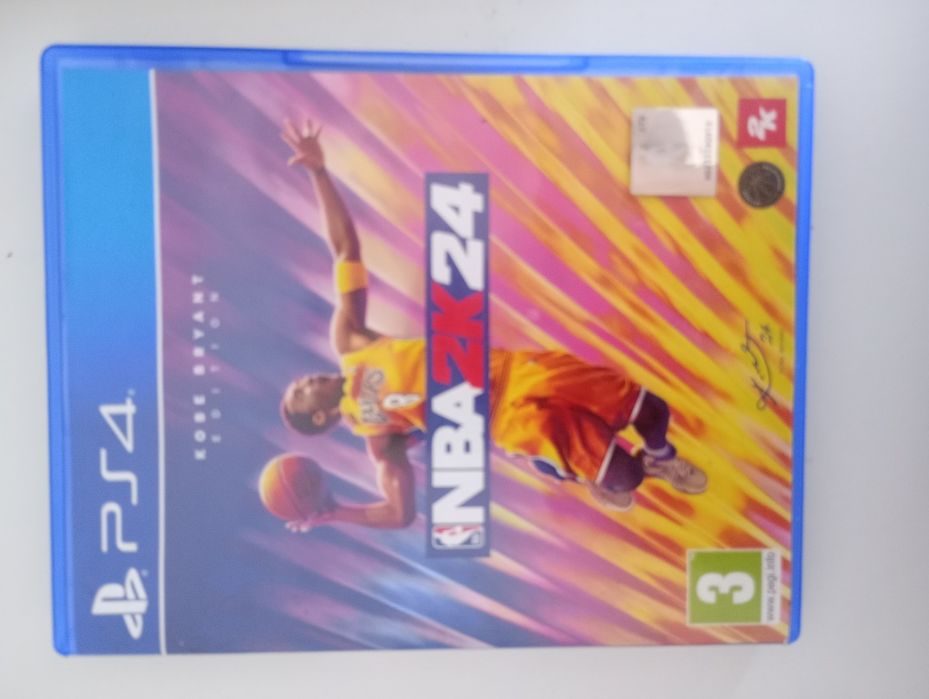 PS4 slim, 500GB  z 1 oryginalnym padem 7 Gier Wszystko działa