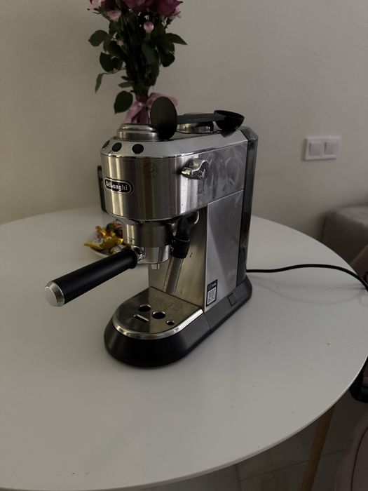 Кавоварка ріжкова Delonghi EC 685.M
