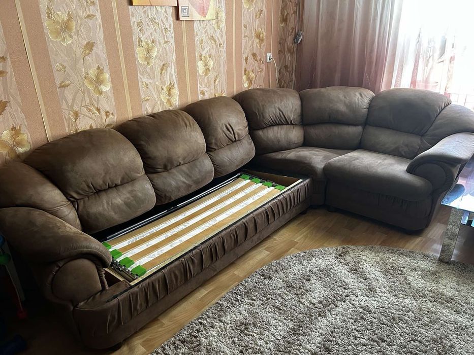 Мягкий уголок,диван