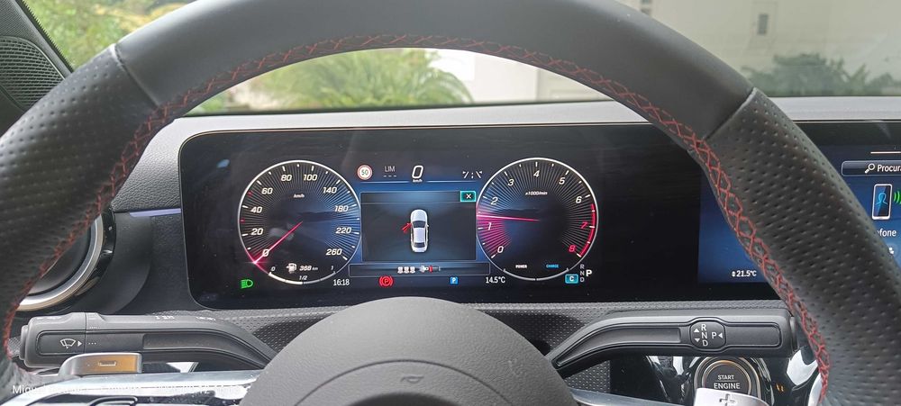 Mercedes-Benz A 200 Limousine, versão AMG Premium