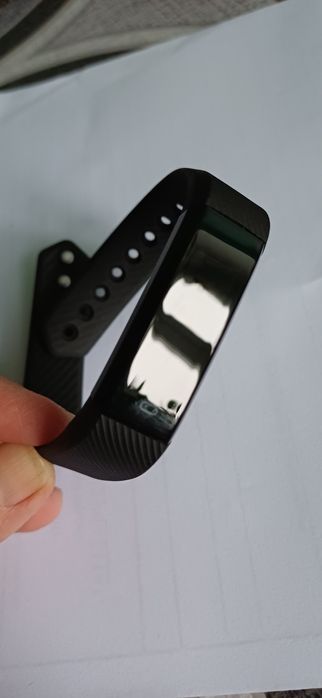 Фитнес-трекер ACME ACT101 Activity Tracker. 
Он отслеживает шаги, расс