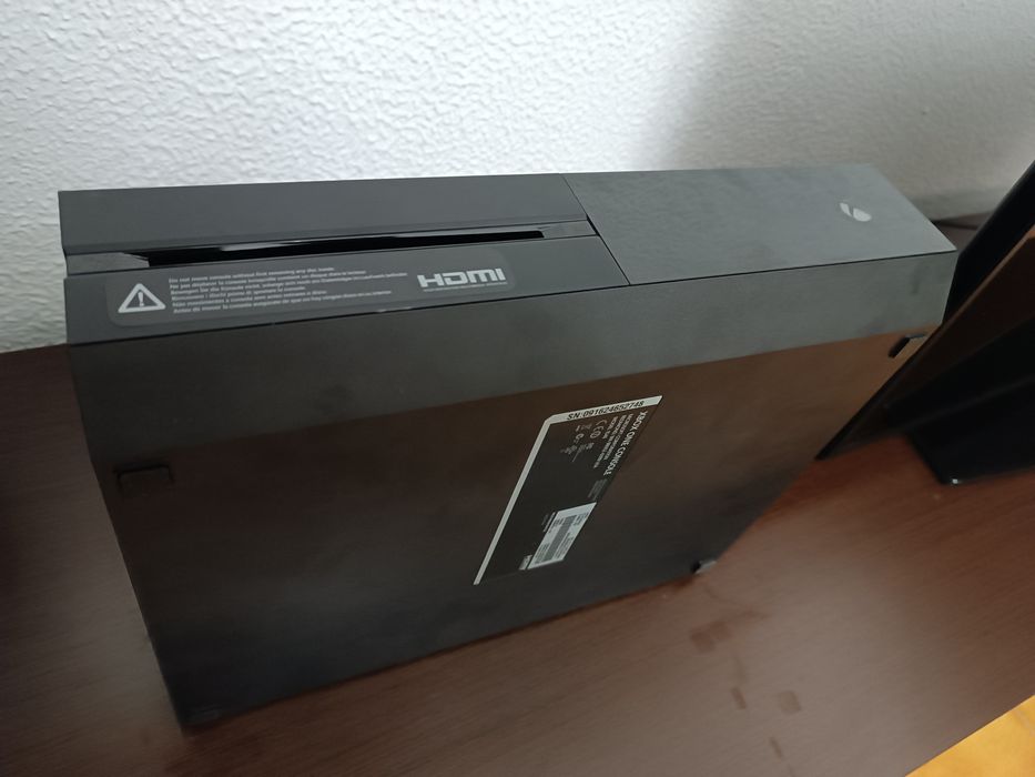 Xbox One em ótimo estado