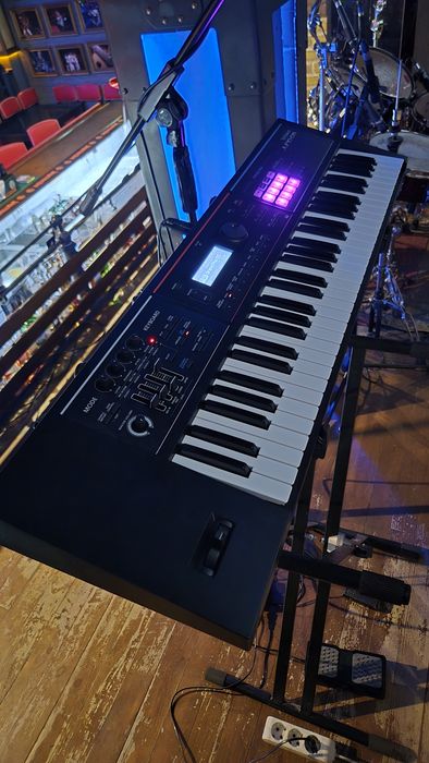 Roland Juno ds61