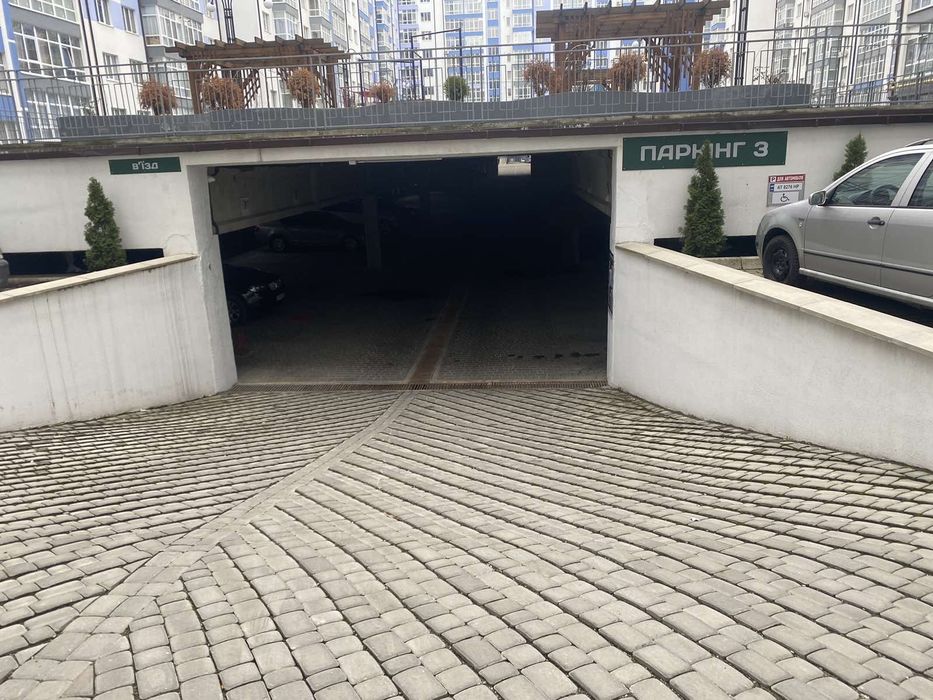 Паркомісце (Містечко центральне) Вул. ВИСОЧАНА  18