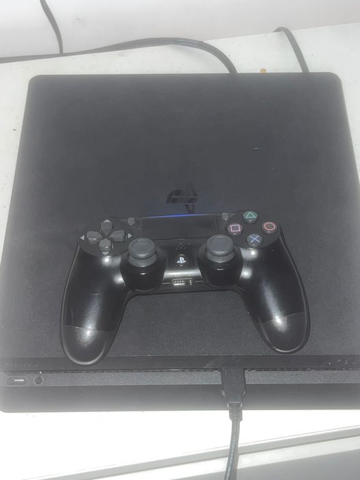 Play Station 4 slim