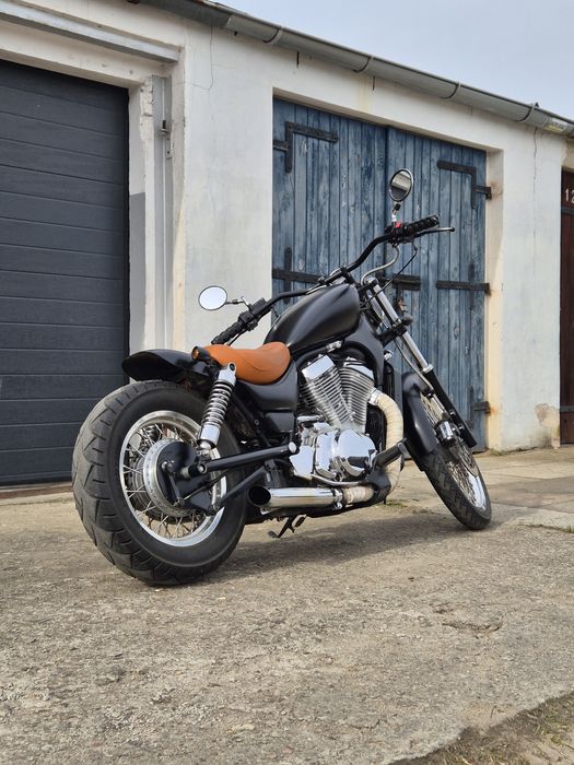 Suzuki intruder vs 800 97r bobber