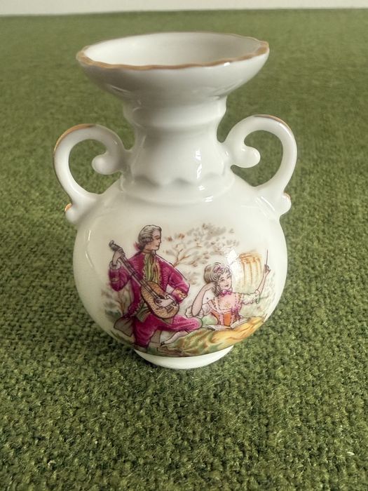 Mini wazonik porcelanowy ze scenką