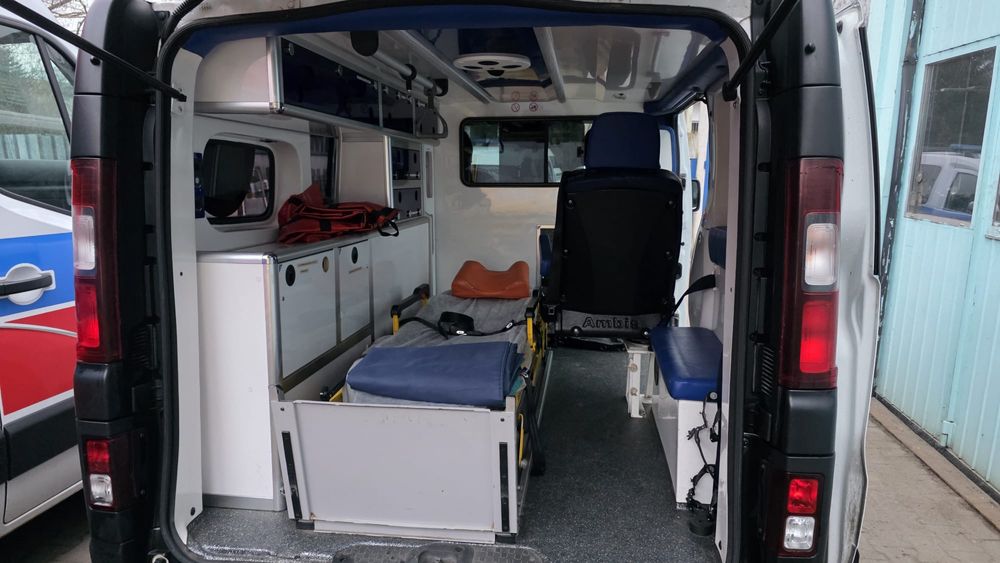 Ambulans karetka Opel Vivaro Rezerwacja