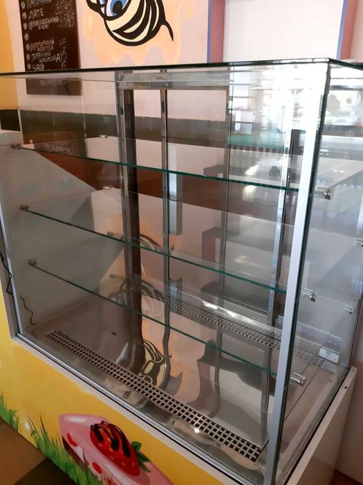 Кондитерська вітрина, б/у
