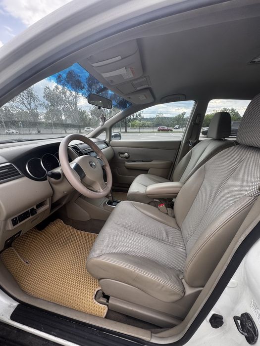 Nissan  Tiida  1.6 автомат