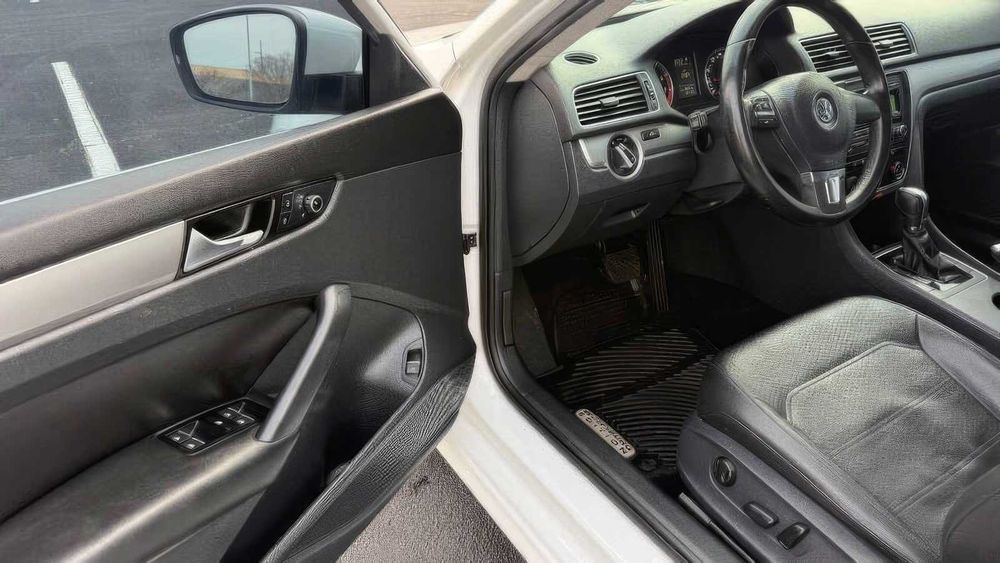 Volkswagen Passat      2014