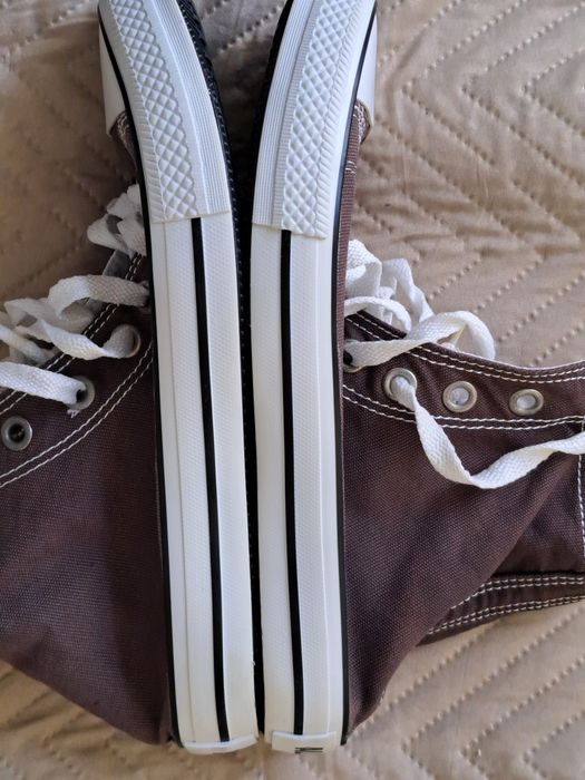 ButTrampki CONVERSE nr 41 , prawie jak nowe .