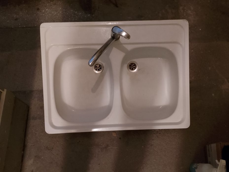 Zlewozmywak z baterią