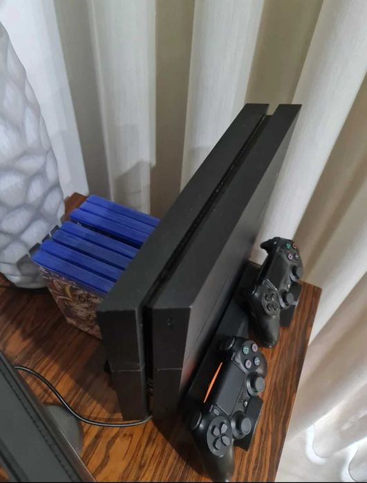 Playstation 4 1TB com jogos