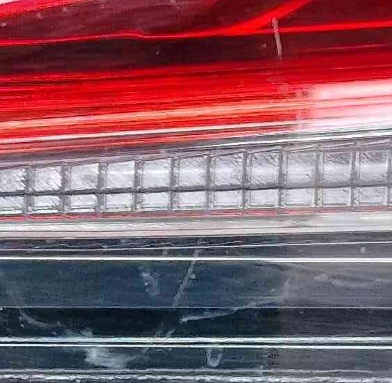 Farolim da Mala Direito 657945308A - SKODA SCALA