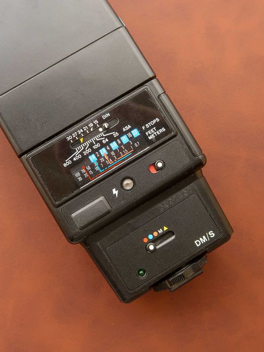 Canon A-1 + lente FD 35mm + flash – Excelente Estado