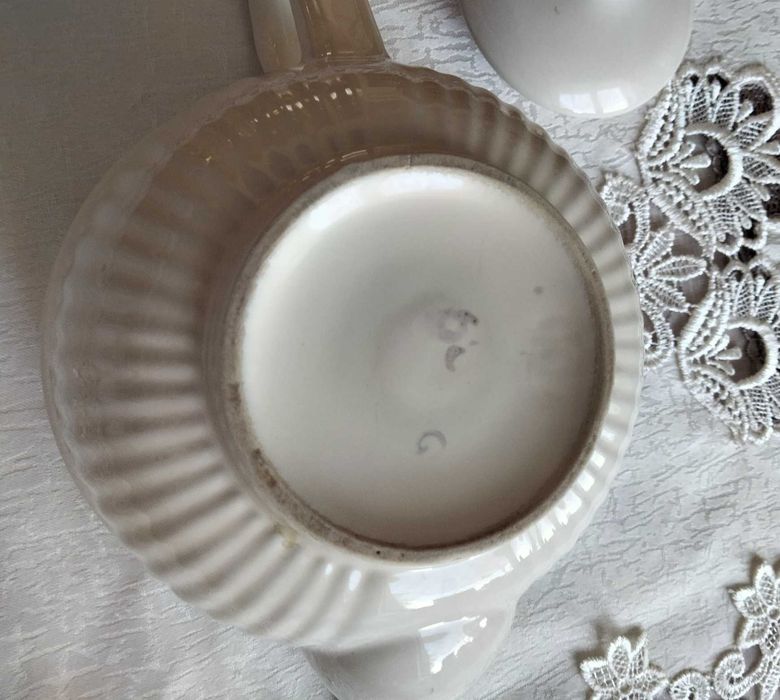 Dzbanek do herbaty  sygn. Si