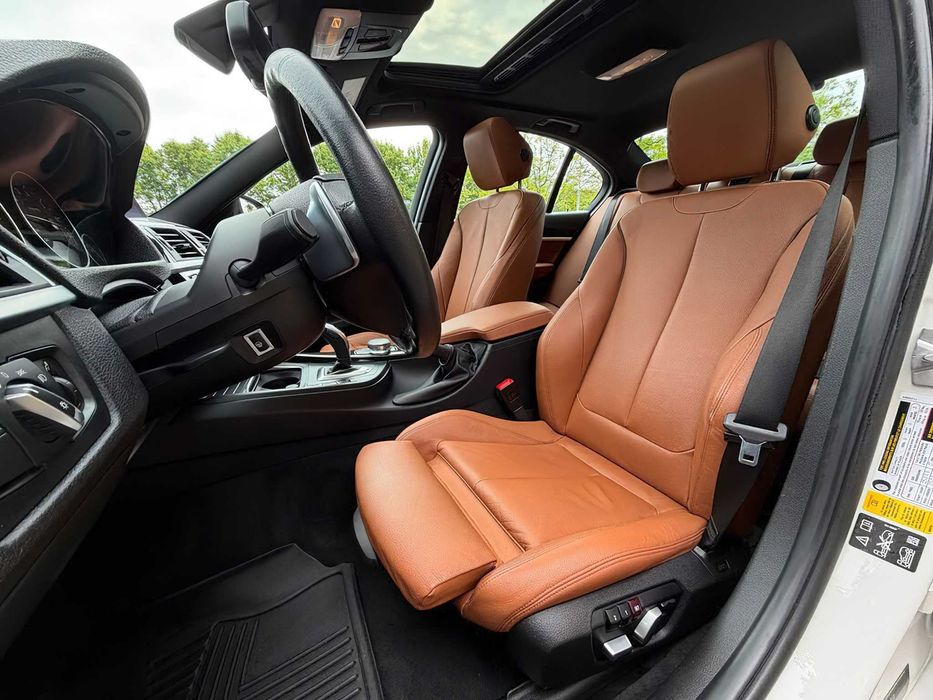 BMW 330i      2017