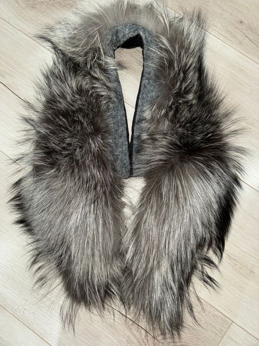 Комір з хутром чорнобурки