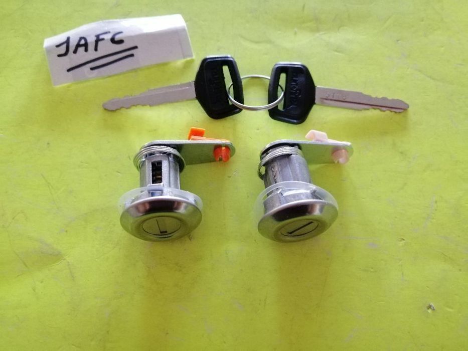 Kit de canhões das portas com chaves da Toyota Hilux LN56