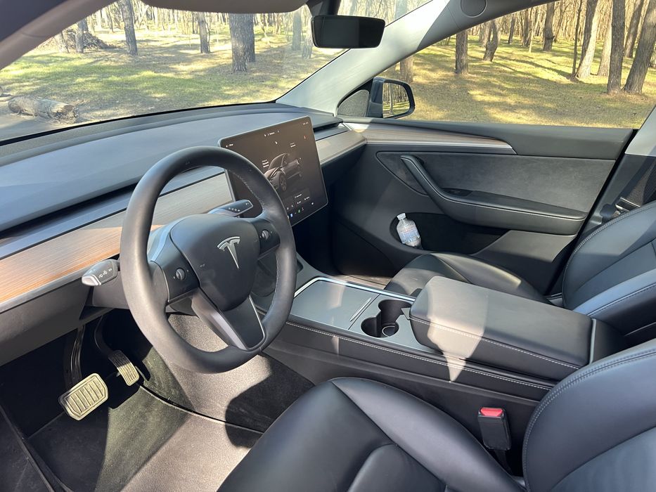 Tesla Model Y 2023