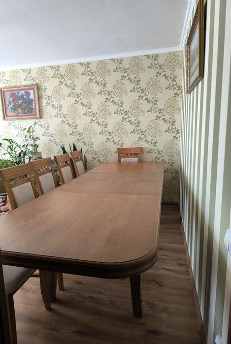 Стіл з масиву дуба та крісла