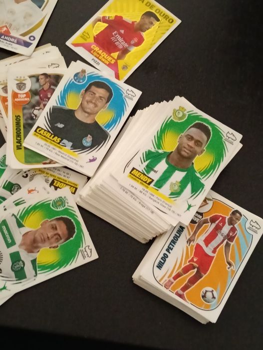 Grande lote de cromos de futebol