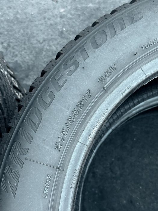 215 55 17 Bridgestone Blizzak LM001 90% 2025 Шини Зима