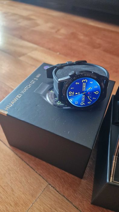 Huawei Watch GT 3 (46mm) (com braceletes adicionais)