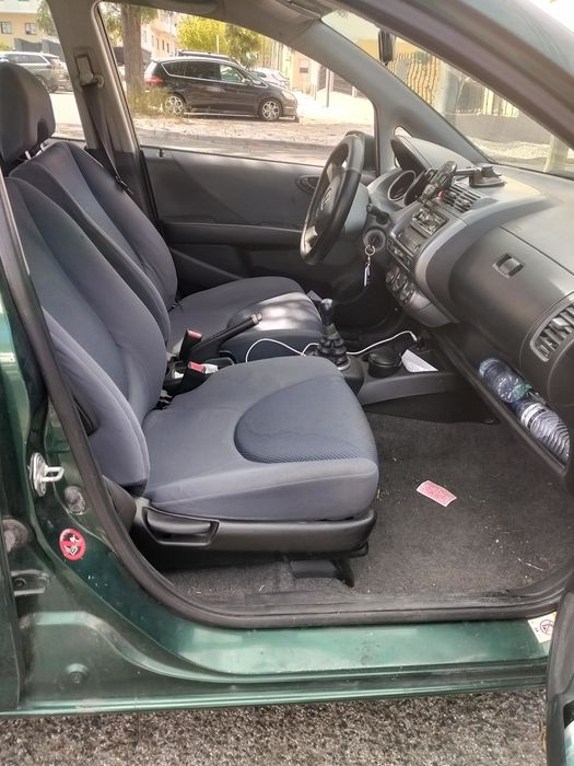 Vendo Honda jazz ano 2002 em muito bom estado 1300€