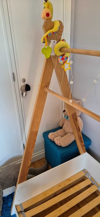 Cama Tipi Montessori + Estrado e Colchão + Proteção contra quedas