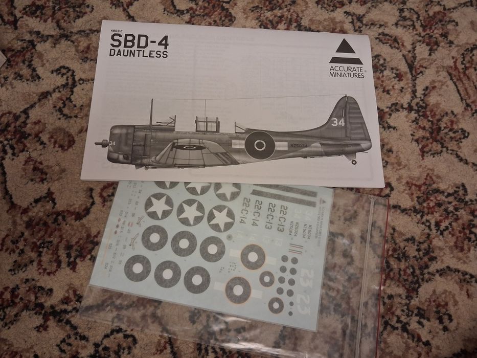 480312 Accurate Miniatures, SBD-4 Dauntless U.S. Navy  Bomber