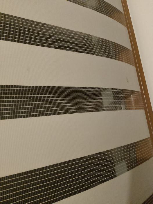 Żaluzje dzień i noc kolor jasny szary -2 sztuki .