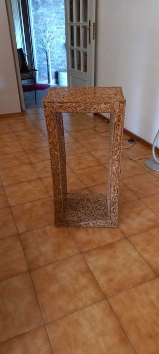 Estante em palhinha que pode ser pendurada
