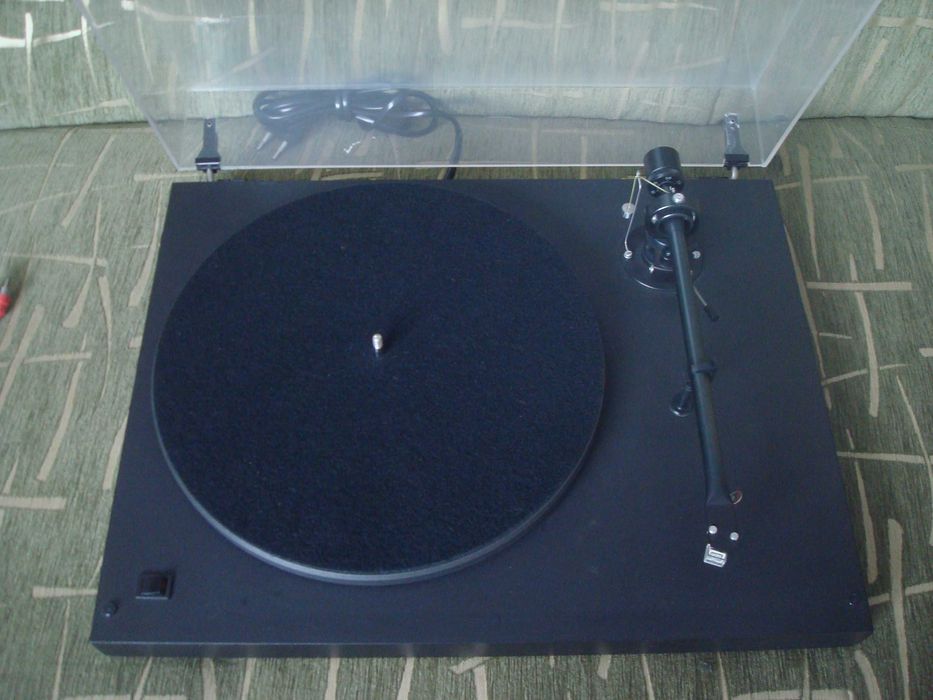 Продам проигрыватель пластинок Project