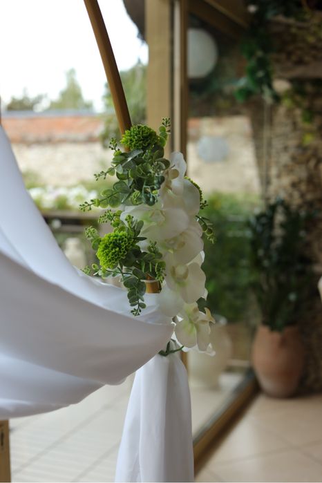 Sprzedajemy łuk ślubny.