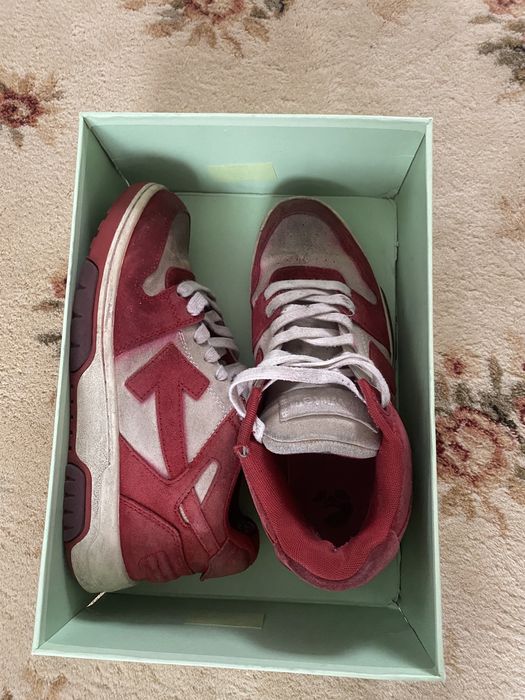 Off-White Out of Office 'Light Red'
