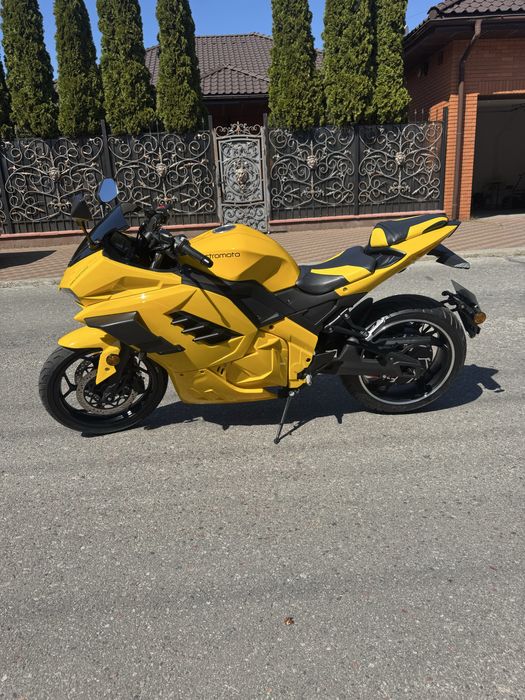 Новий Electromoto EM Panigale Plus 2025