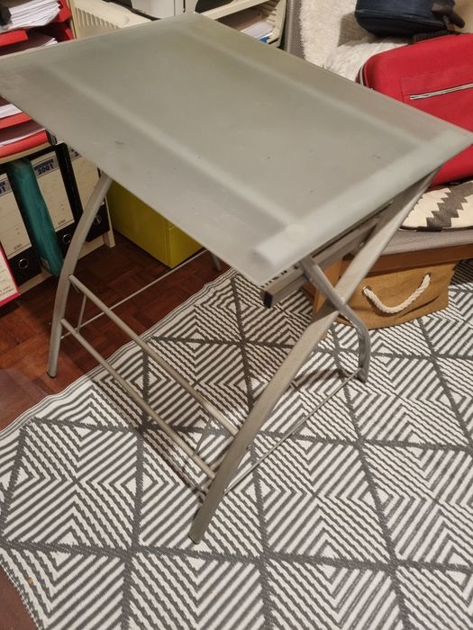 Secretaria compacta vidro e metal