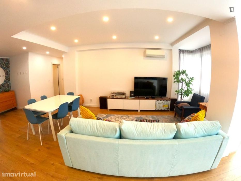 Apartamento com 3 quartos - localizado em Benfica Lisbon