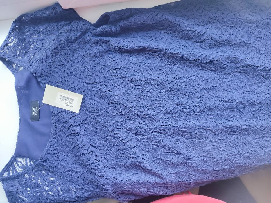 Маленька акуратна синя сукня