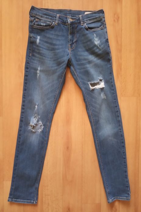 Классные рваные джинсы скинни Denim Cо на р.М (w28/l32)