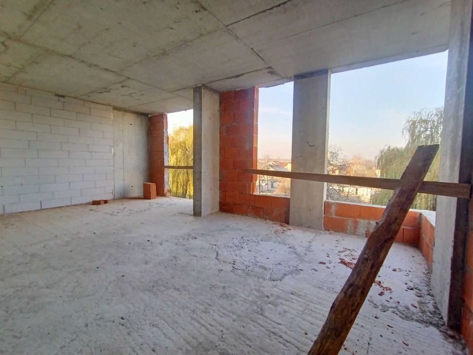 3 кімнатна квартира на Хоткевича - новобудова. Розтермінування