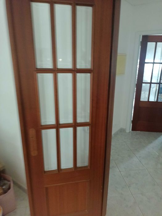 Portas castanhas