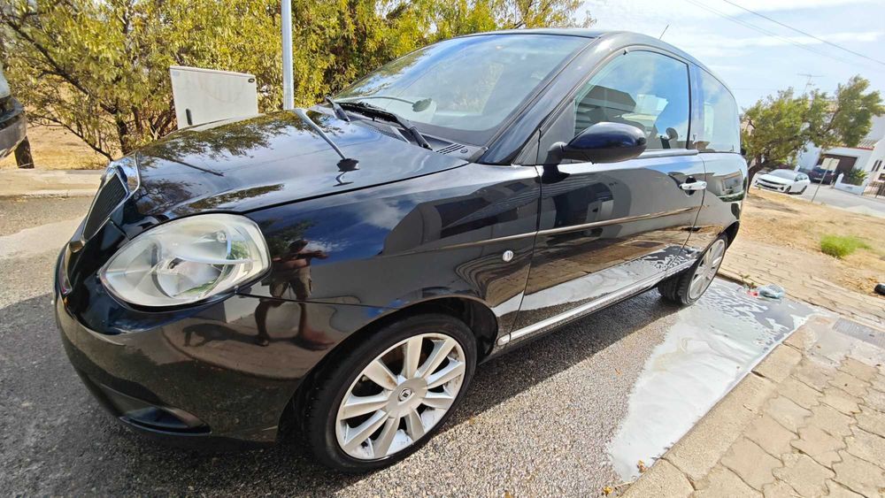 Lancia Ypsilon 1.2 motor Fire, em otimo estado.
