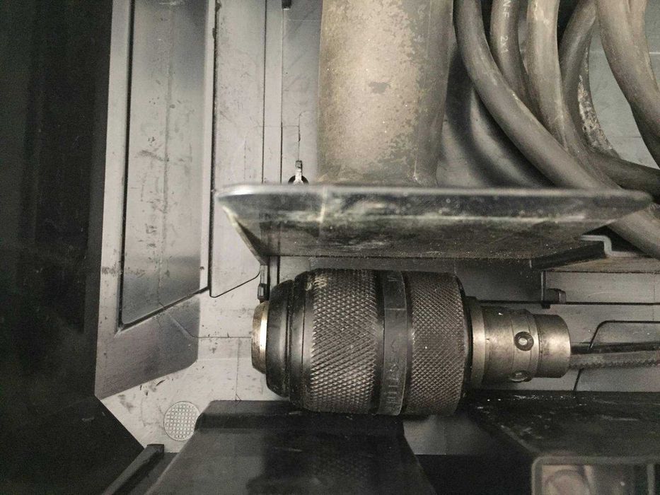 Berbequim Milwaukee elétrico SDS Plus