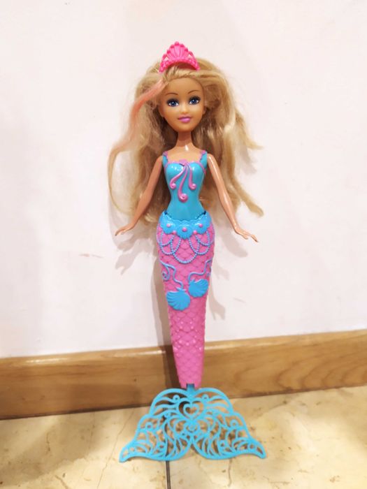 Lalka Barbie syrenka śliczna