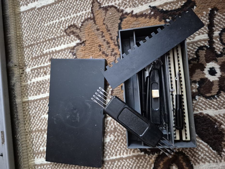 Продам вязальну машинку Нєва5